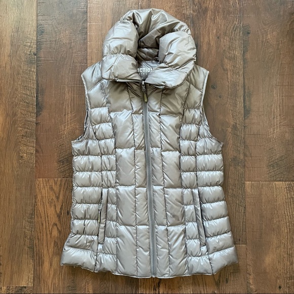 KENNETH COLE Reaction grey puffer vest, size M - Picture 2 of 12